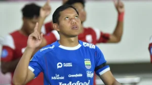 Adam Alis Bungkam Persija dengan Brace, Persib Tetap Raja Klasemen Liga
