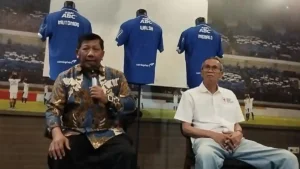 Luka Menalo Resmi Bergabung dengan Persib Bandung, Terharu dengan Sambutan Bobotoh