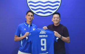 Persib Bandung Resmi Perkenalkan Tiga Pemain Baru: Luka Menalo, Mutombo, dan Ragnar Oratmangoen